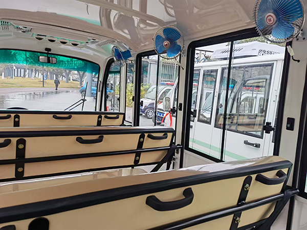 11座封閉電動觀光車內(nèi)飾 11座封閉電動觀光車內(nèi)飾