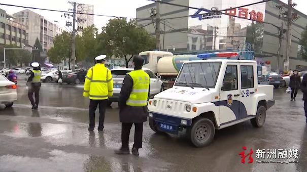 我公司電動(dòng)巡邏車(chē)為陽(yáng)邏交通中隊(duì)排堵保暢！