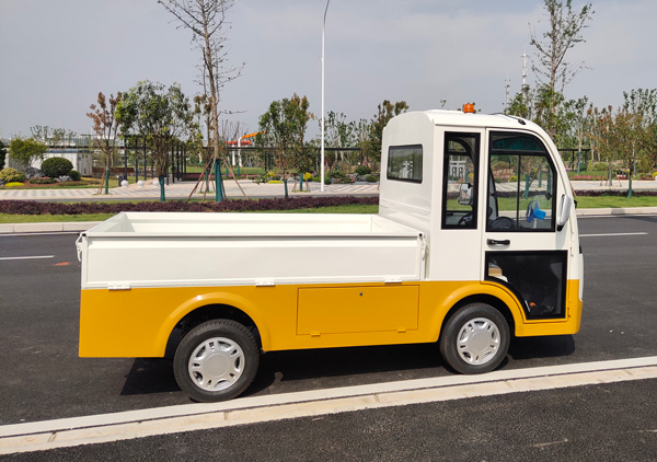 場(chǎng)內(nèi)維修工具車